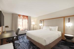 King Room room in Fairfield Inn by Marriott Warren Niles