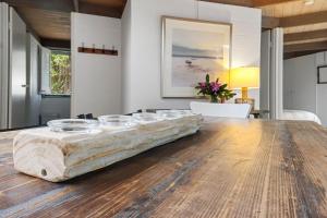 A Sand and Sea Retreat - 150m from Beach, Pet Friendly