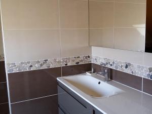 Maisons de vacances Gite Saint-Mars-sous-Ballon, 4 pieces, 6 personnes - FR-1-410-161 : photos des chambres