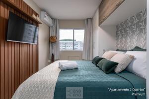 2 Quartos com Varanda a 300m RioCentro Wi-Fi 120mbps e Cozinha Completa - Condomínio com Piscina, Estacionamento, Portaria 24h e Parquinho Infantil - Apartamento indicado para Grupos, Hóspedes a Trabalho e Crianças