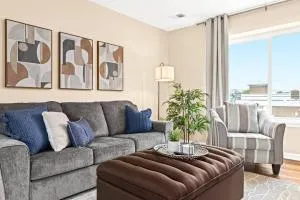 New! Cozy 1BR minutes from Downtown Roseville - 罗斯维尔