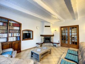 Maison F4 avec terrasse, parking et animaux acceptés - FR-1-451-185