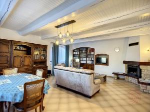 Maison F4 avec terrasse, parking et animaux acceptés - FR-1-451-185