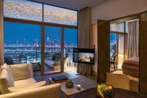 Deluxe King Suite with Balcony room in Bulgari Resort Dubai