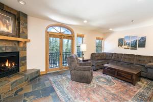 Bear Creek Lodge 208A