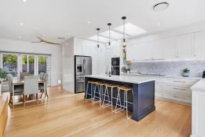 Granville House Hot tub and Hamptons style - Lindisfarne