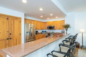 Bear Creek Lodge 205 by Alpine Lodging Telluride