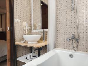 CHECK inn Express Taipei Station