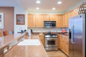 Bear Creek Lodge 302 by Alpine Lodging Telluride