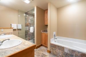 Bear Creek Lodge 112 by Alpine Lodging Telluride