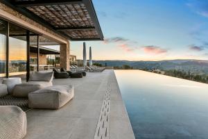 Villa Alchaca - New Magnificent Villa with Infinity Pool & Tennis