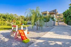 Chris villa with private ecologic pool and kids playground!