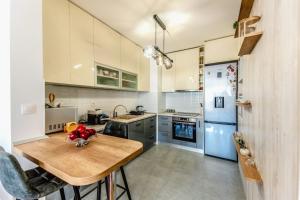 Apartment Saga With Terrace And Parking - Happy Rentals