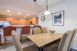 Bear Creek Lodge 109A by Alpine Lodging Telluride