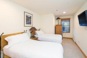 Bear Creek Lodge 109A by Alpine Lodging Telluride