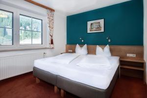 Two-Bedroom Apartment room in Frühstückspension Anja