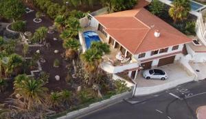 Sunny house with private pool and sea view