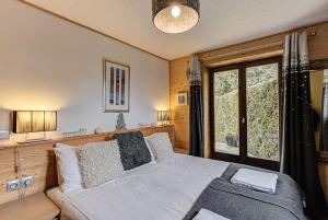 Apartment Cry - Alpes Travel - Central Chamonix (sleeps 2-4)