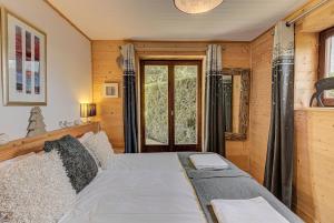 Apartment Cry - Alpes Travel - Central Chamonix (sleeps 2-4)