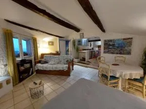 "Le charme provençal" - Studio 4 couchages classé 2 étoiles - Axelle Loc'Appart - 洛尔格