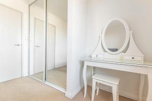 1BD Apt w City view in the Little Italy