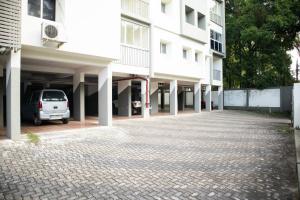 Elite Dharshan H5 - AC 2 BHK Apartment near Guruvayur Temple