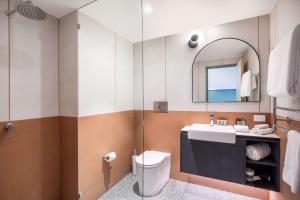 Nightelier Mitchelton The Brook