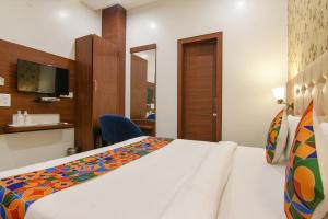 FabHotel Golden City