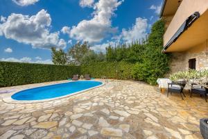 Holiday house Marinela with Private Pool and Fenced Garden 