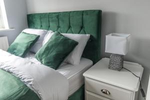 PARKING - HOSPITAL STAFF - Large House - Contractors