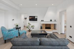 Driftwood Luxury Suite by WhiteDream Villas