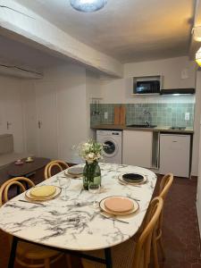 Maisons de vacances Maison de village sur Bormes les Mimosas : photos des chambres