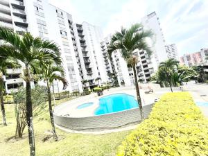 Medellin parque lleras poblado palmas