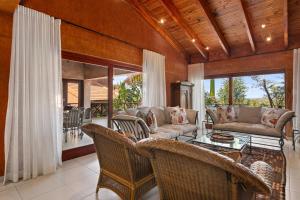 San Lameer Villa 14107 - 4 Bedroom Superior - 8 pax - San Lameer Rental Agency