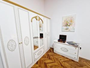 Royal 5* mansion near central square