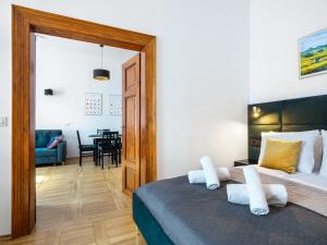 Tyzenhauz Apartments Old Town