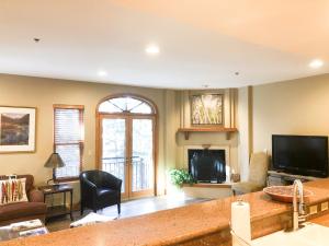 Bear Creek Lodge 301AB by Alpine Lodging Telluride