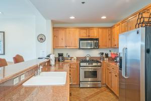 Bear Creek Lodge 212A by Alpine Lodging Telluride