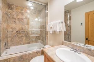 Bear Creek Lodge 212A by Alpine Lodging Telluride