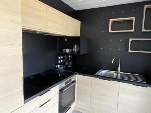 Chalets Cottage dans Parc Residentiel de Loisirs, Piscine, 150M de la mer : photos des chambres