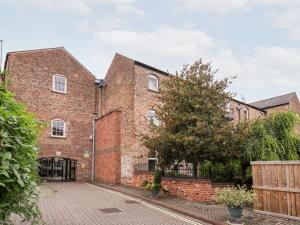 6 Granary Court