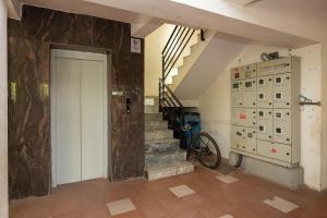 Contemporary apartment with balcony, Bangalore