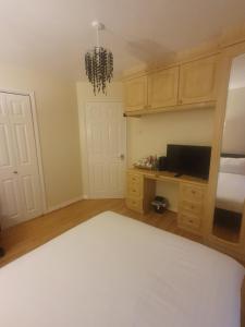 Double size and Single room in Barking