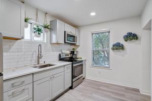 Luxurious 2BD family friendly, central