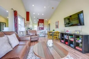 Vibrant Holiday Hills Resort Condo with Balcony - Melva