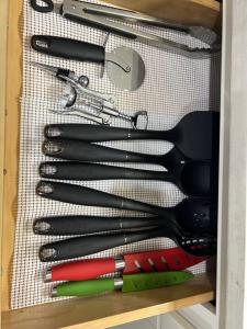 Comfy Lower Lvl Apt with Jetted Tub Near Uptown and UNC