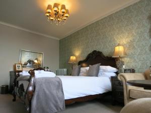 Hotels Logis Hotel De France : photos des chambres