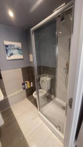 Modern Studio Maidstone - Redecorated Oct 2023