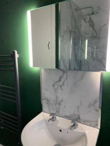 Tenby house for 6 with 2 parking spaces