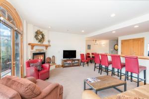 Bear Creek Lodge 409 by Alpine Lodging Telluride